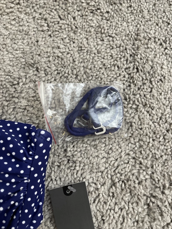 MOSSIMO TOP BIKINI MUJER MOLDEADO COPA TWIST HALTER TALLA XS AZUL/BLANCO Foto 2 de 4