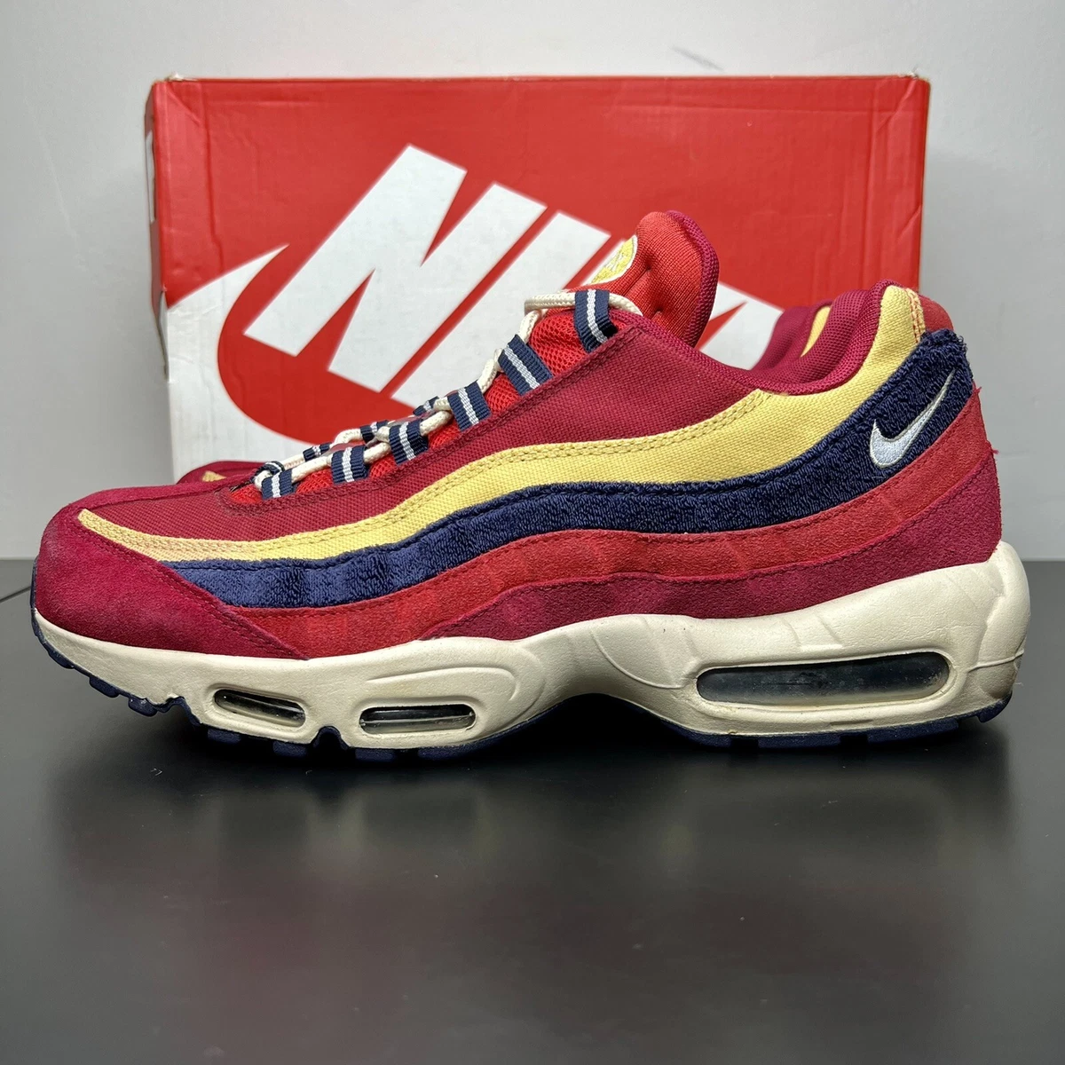 Nike air max hotsell 95 premium red