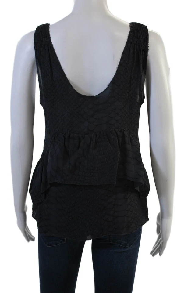 Regata Joie feminina preta de seda estampa de cobra sem mangas gola redonda tamanho P - Imagem 3 de 4