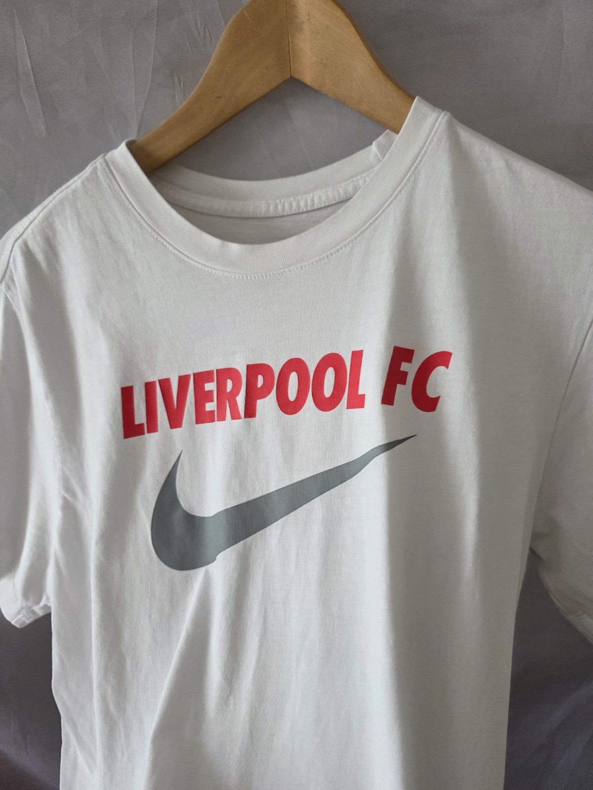 Nike Liverpool FC Men’s White T-Shirt Size Medium Good Condition image 4