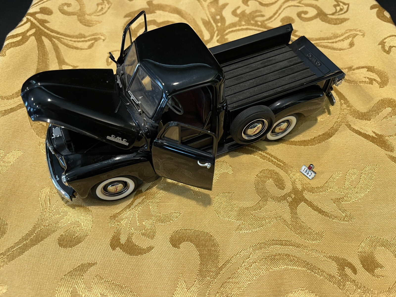 Picture 1 of 7