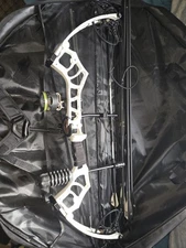 Right Hand Compound Bow.