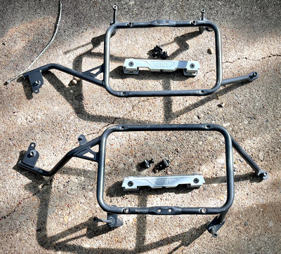 GIVI Outback Racks - Triumph Tiger 900