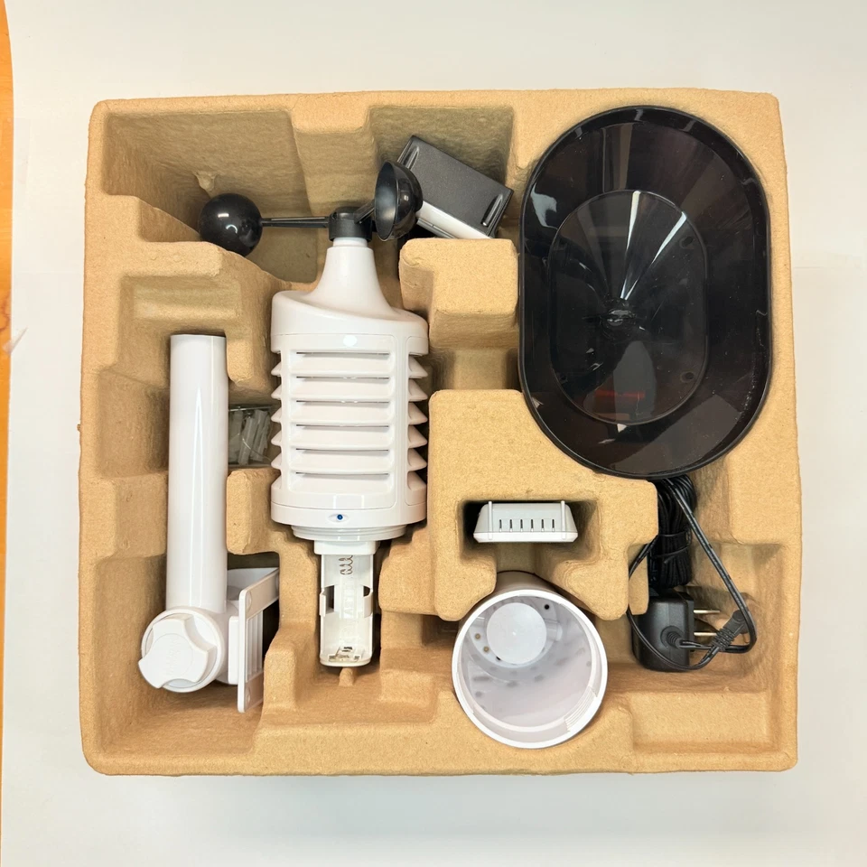 Estación meteorológica de viento La Crosse Technology Wi-Fi AccuWeather - Modelo V30v2 Foto 2 de 4