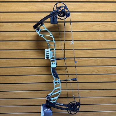 Item 3859 - Bowtech Archery Compound Bow - Ascend - RH - Forest - #60 - 24.5 -30