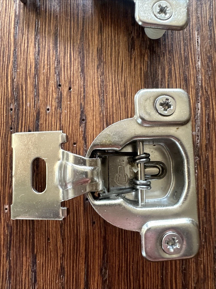 Bisagras de marco frontal Ferrari 1/2" bisagra oculta superpuesta ES707142GG A721 CANTIDAD 10 Foto 2 de 4