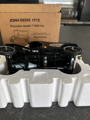 Waterloo Boy John Deere 1912 Ford Model T Delivery Truck Limited Edition of 1250 - Picture 7 of 17