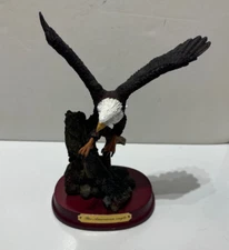 Realistic Eagle Figurine " The American Eagle " Figurine or Statue 7"