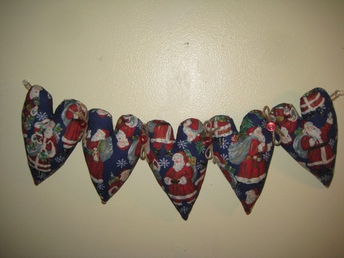 Country Christmas Decor 5 Santa Claus Fabric Hearts 18 in. Garland Handmade - Picture 5 of 5