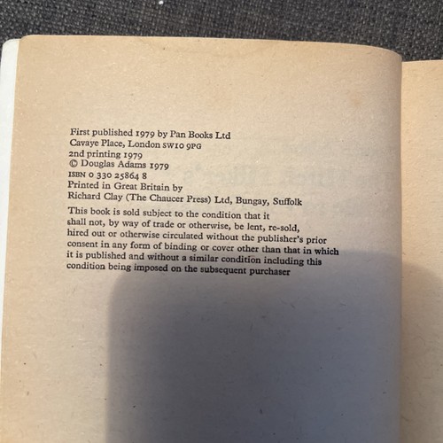 The Hitch-Hikers Guide to the Galaxy by Douglas Adams 1979 UK Pan 1st/2nd Print - Picture 4 of 5