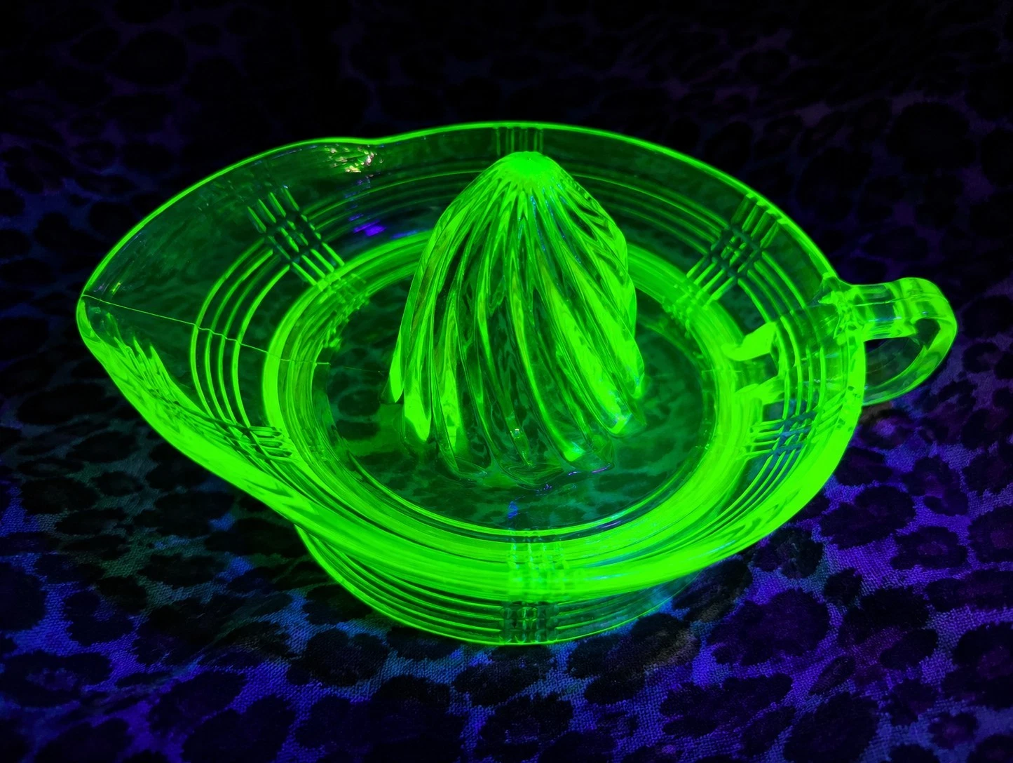 Vintage Uranium Glass Juicer Reamer Green Depression Glass Citrus Juicer 8”