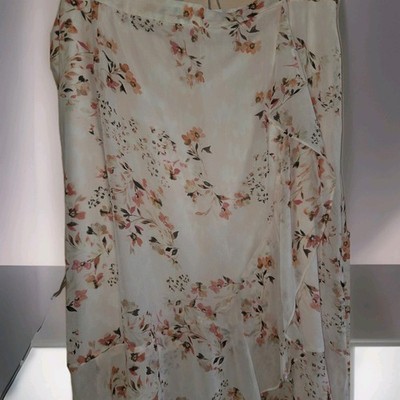 calvin klein skirt 20w Llight Pink  Florals Sheer Lining back elongated Ruffle