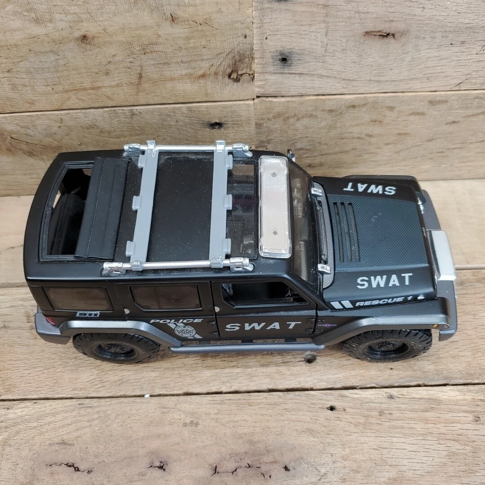 Maisto JEEP Wrangler Police SWAT Rescue Concept Vehicle 1:18 Scale Diecast Model - Image 2 of 4