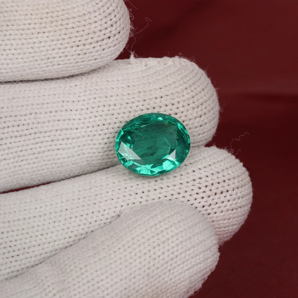 Lab-grown Faceted Zambian Green Emerald 6.135 Ct. Certified Oval Cut Gemstone - Image 4 of 4