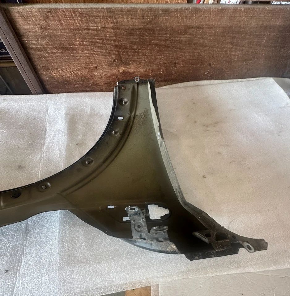 MINI COOPER S HT/CONV 2007-2015 guardabarros delantero izquierdo sin destellos OEM negro Foto 4 de 4