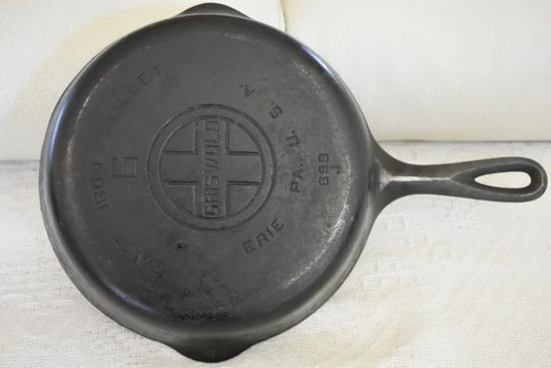 GRISWOLD #6 Cast Iron Skillet 8" Large Logo 699 J Seasoned Flat
