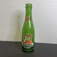 Vintage 7-Up Green Glass Beverages Soda Pop Bottle 7 fl. oz.