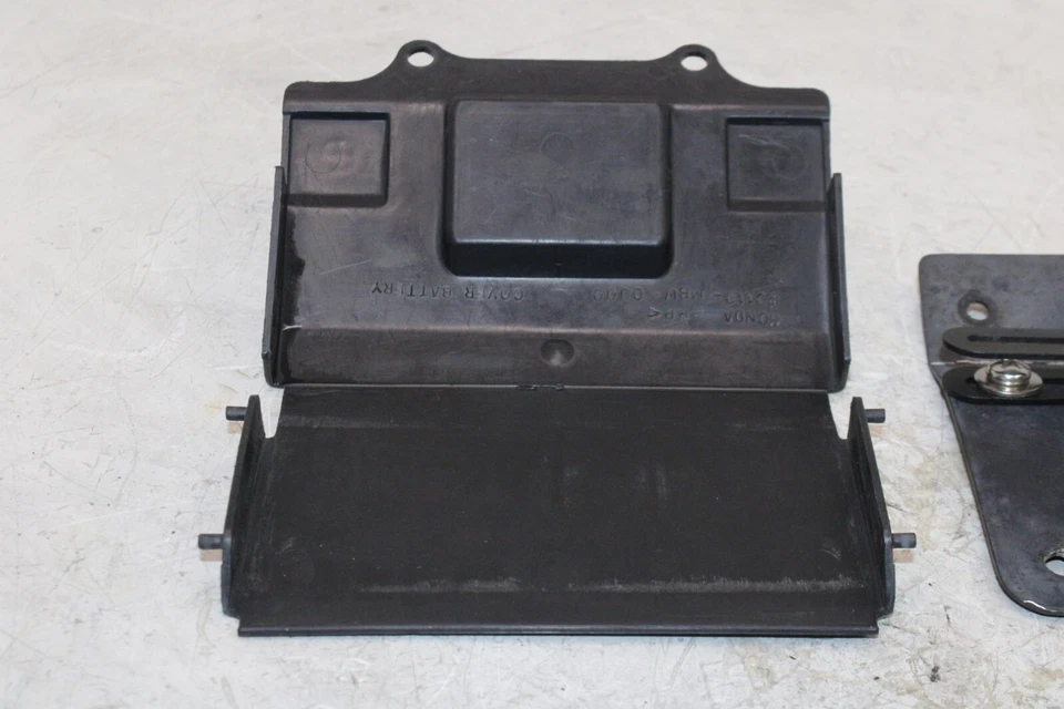 2005 HONDA CBR600F4I FABRICANTE DE EQUIPAMENTO ORIGINAL ELIMINADOR DE PARA-LAMA SUPORTE DE PLACA - Imagem 2 de 4