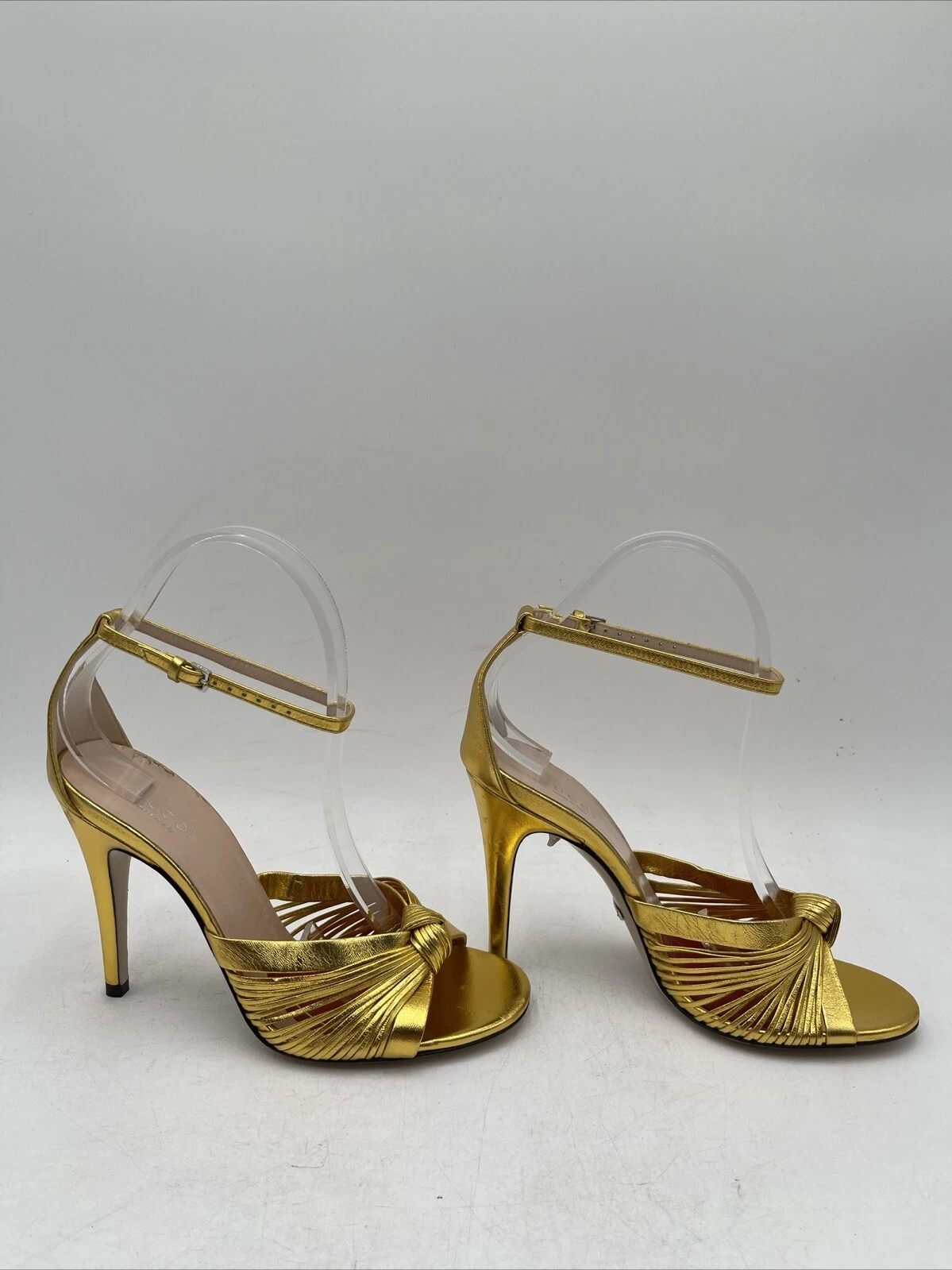 Sandales femme Gucci Crawford cuir métallisé doré pointure 36,5