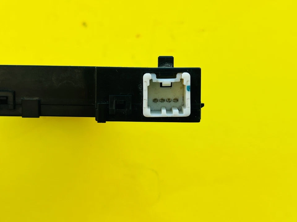 Sensor de ángulo de dirección MAZDA 3 2007-2009 OEM 3M5T-3F818-AC Foto 4 de 4