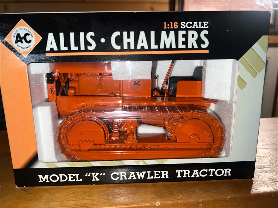 SpecCast 2001 National Toy Show Allis Chalmers Model "K" Crawler Tractor 1:16 - Image 2 of 4