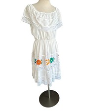 Vintage Mexican White Embroidered Floral Festival Dress