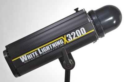 Paul C. Buff White Lightning X 3200 Monolight, Very Clean, Tested, Works fine