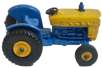 VINTAGE MATCHBOX #39-C BLUE & YELLOW FORD TRACTOR MADE IN ENGLAND BY LESNEY 1967 - Image 1 of 4