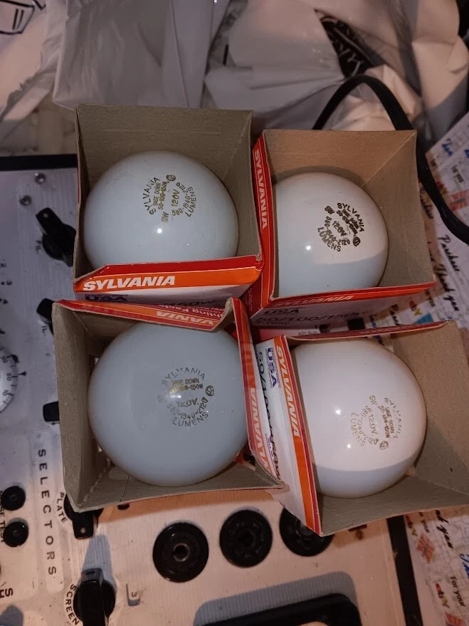 4 Sylvania Soft White 3Way 50/100/150W - Image 2 of 2