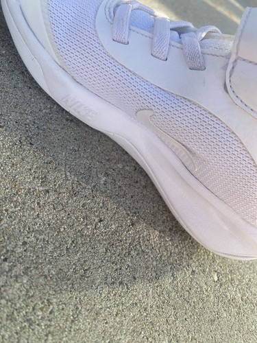 Size 11 Kids- Nike Omni Multi-Court Low White Pure Platinum - Picture 6 of 8