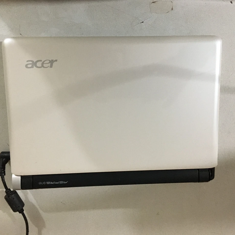 PC Portatile NetBook Acer Aspire One KAV60 Intel Atom N270 1GB DDR2 Antix linux - Immagine 3 di 4