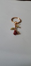 BEAUTIFUL RED ROSE W/ GREEN LEAVES KEYCHAIN