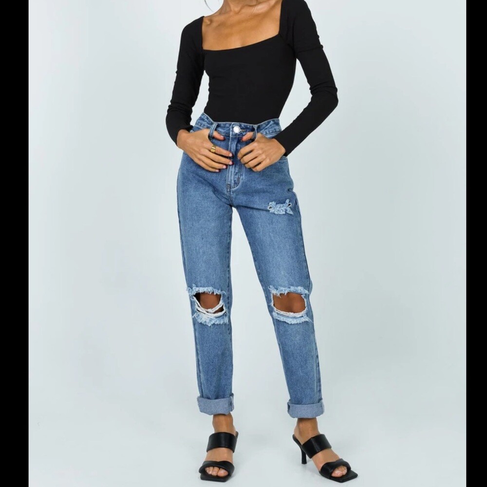 NWT Princess Polly HAYDEN KNEE RIP JEANS MID WASH DENIM