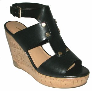 guess black wedges