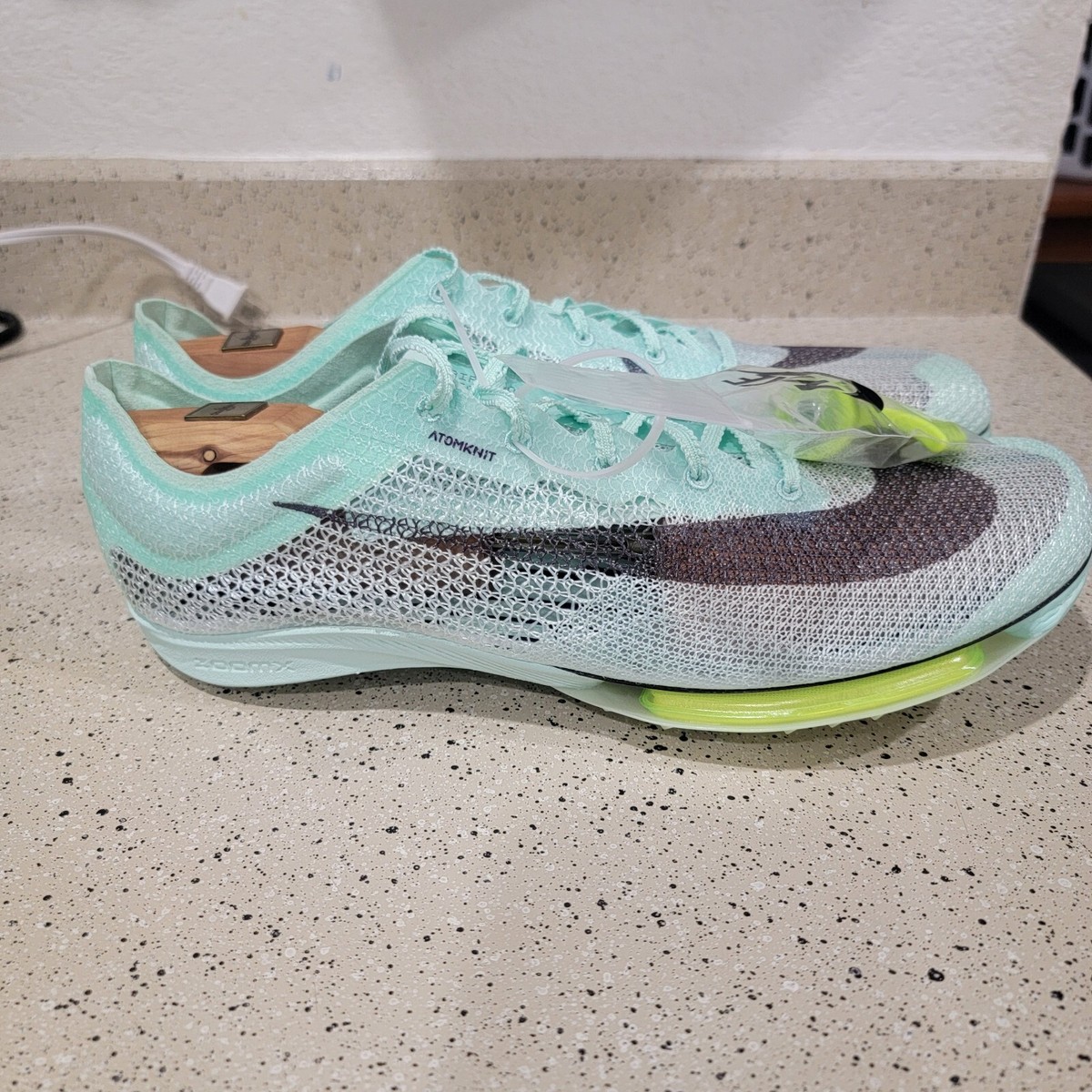 NEW Sz 14 Men display picture 1