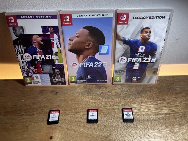 FIFA (21, 22 and 23) for the Nintendo Switch (game cards and original cases)