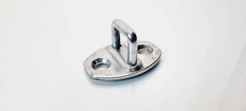 VW CADDY III Furgon 2KA, 2KH, 2CA, 2CH Motorhaubensicherung 3B0837033J 31082128