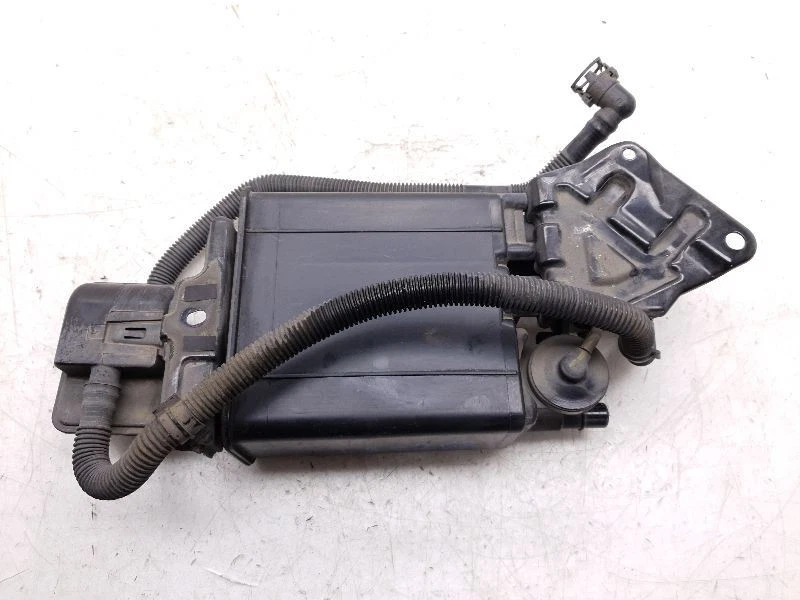 Toyota Matrix 2010 montaje de bote de vapor de combustible de 2,4 L  Foto 3 de 4