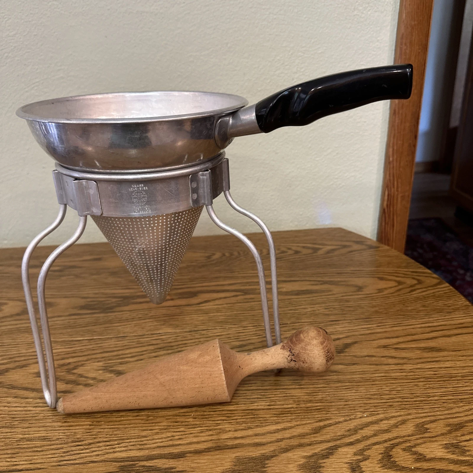 Vintage Aluminum Wear-Ever 462 Sieve Cone Strainer Wood Pestle Stand Canning