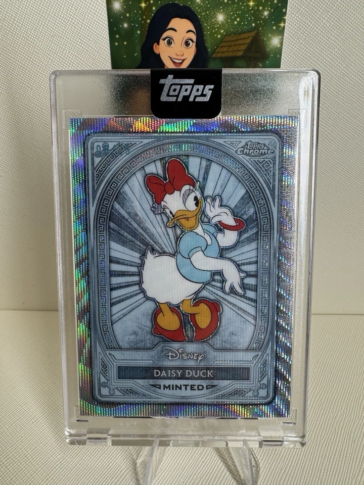 2025 Topps Disney Mint Daisy Duck Platinum Wave Refractor /25 Encased #118 RARE - Image 4 of 4