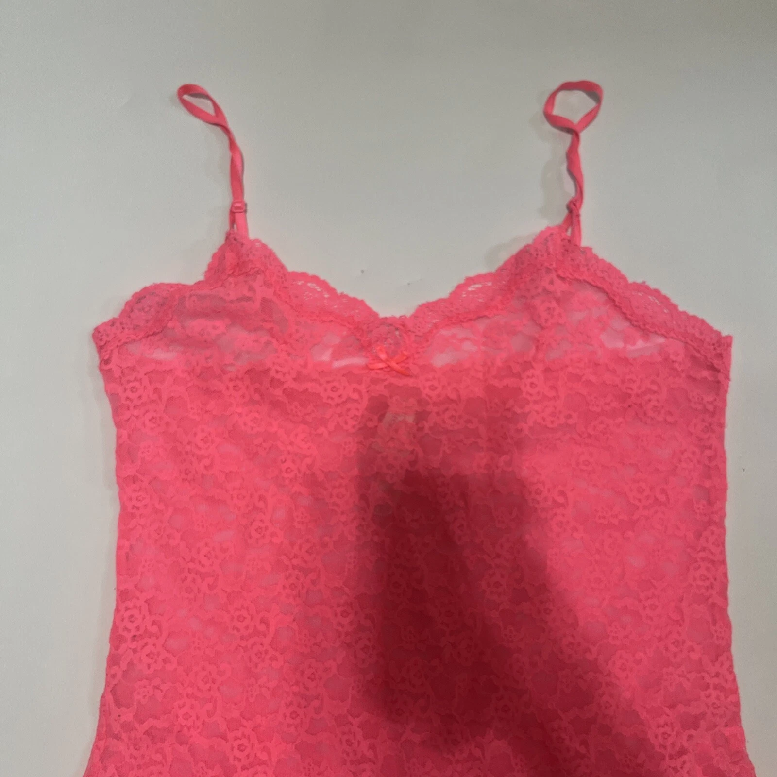 UNDERCOVER Victorias Secret Hot Pink taglia small camicia da notte completamente in pizzo mini abito fiocchi