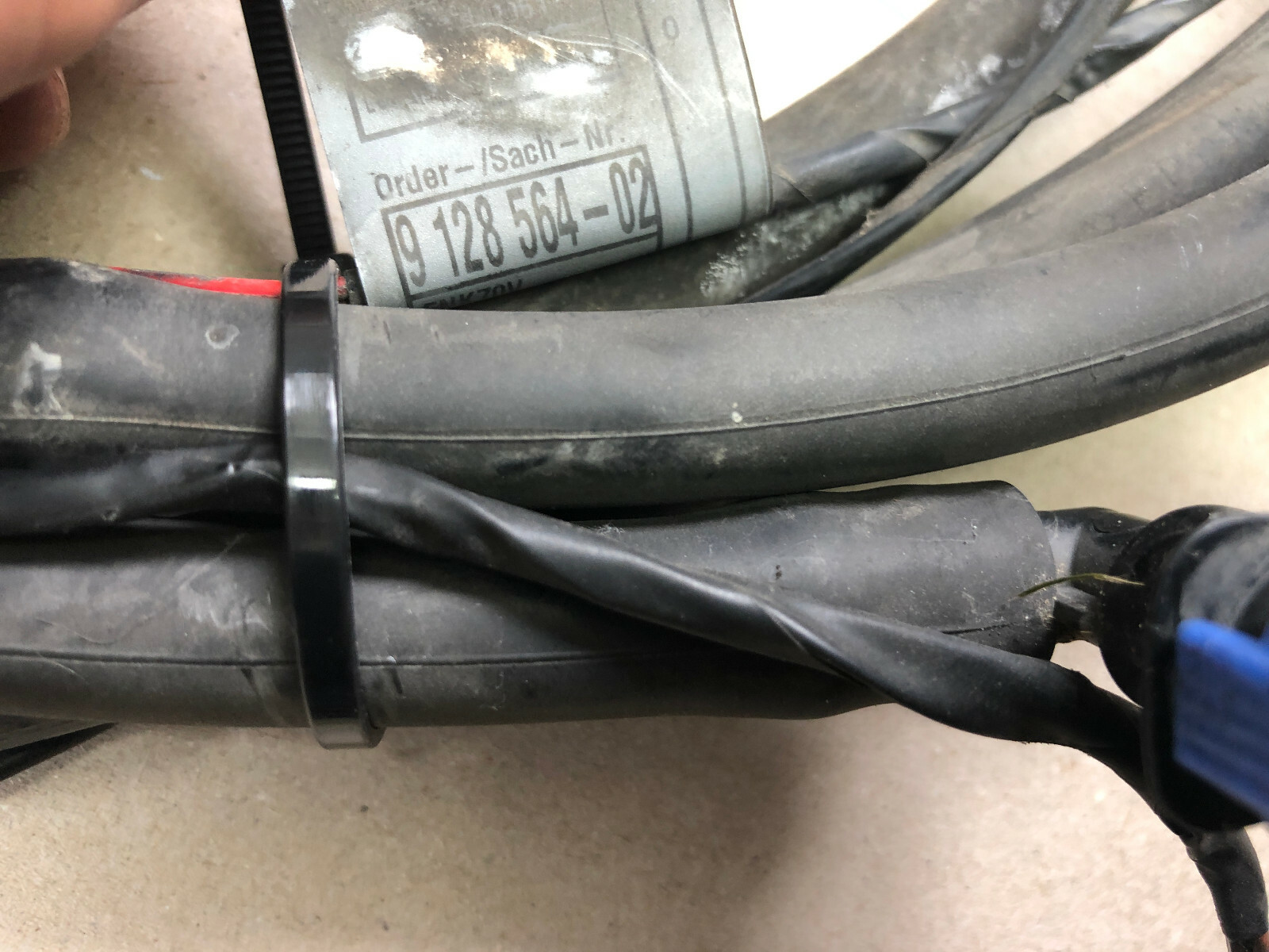 BMW 1er E81 E87 LCI Schlauchleitung Scheinwerferwaschanlage  