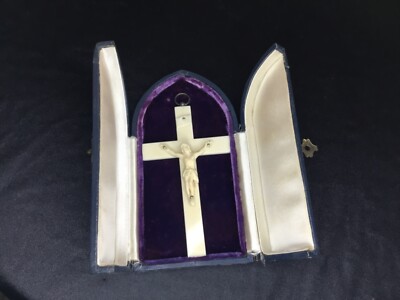 # REISELIQUIAR Kruzifix Chris Gothic Stil