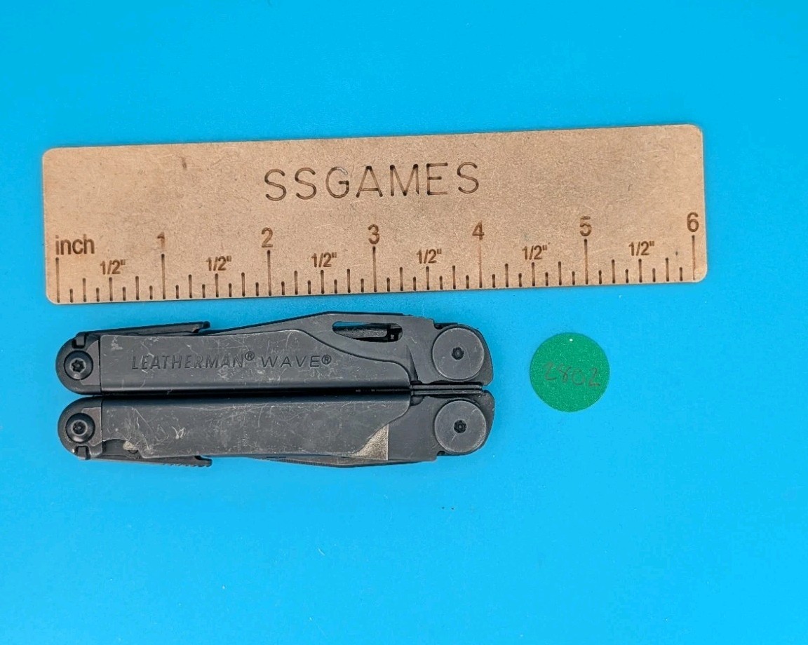 Leatherman Wave Multi Tool! BLACK! Retired! Free Shipping! WITH SHEATH!