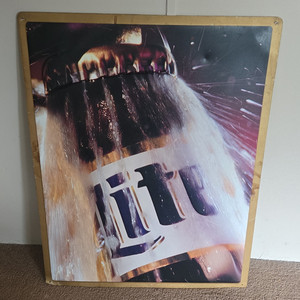 Miller Lite Bottle Cap Splash Metal Tin Beer Sign Wall Decor Breweriana