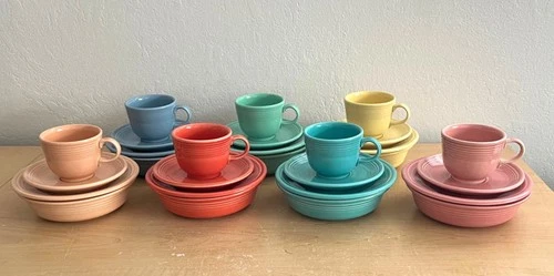 Retired Fiestaware 5 Piece Place Setting Made in USA