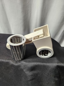 The Pampered Chef Deluxe Cheese Grater Rotary 1275 Complete