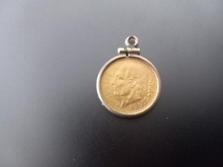 1945 Mexico Gold 2.5 Dos y Medio Pesos Gold Coin 2.08 Grams comes with Bezel