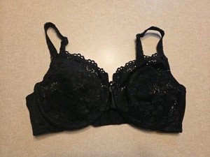 Vintage Vanity Fair Bra 34D Black Unlined Underwire