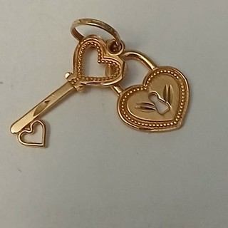 14k Yellow Gold Heart & Key Pendant Charm Diamond Cut 5/8" Estate .8 Gram Nice